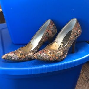 Vintage floral heels